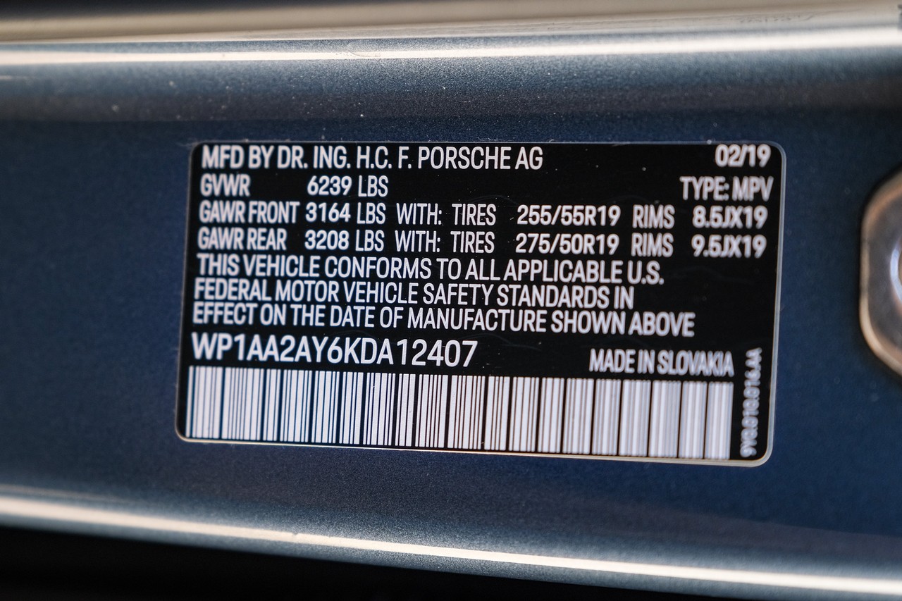 Porsche Cayenne Vehicle Main Gallery Image 53