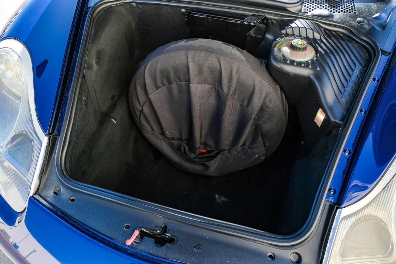 Porsche Boxster Vehicle Main Gallery Image 35
