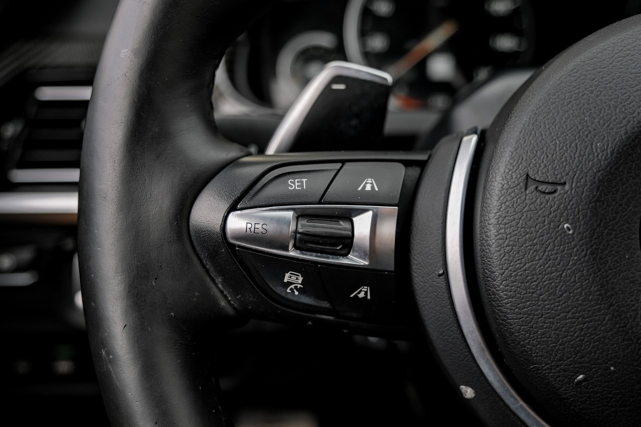 BMW 6 Series Vehicle Main Gallery Image 15