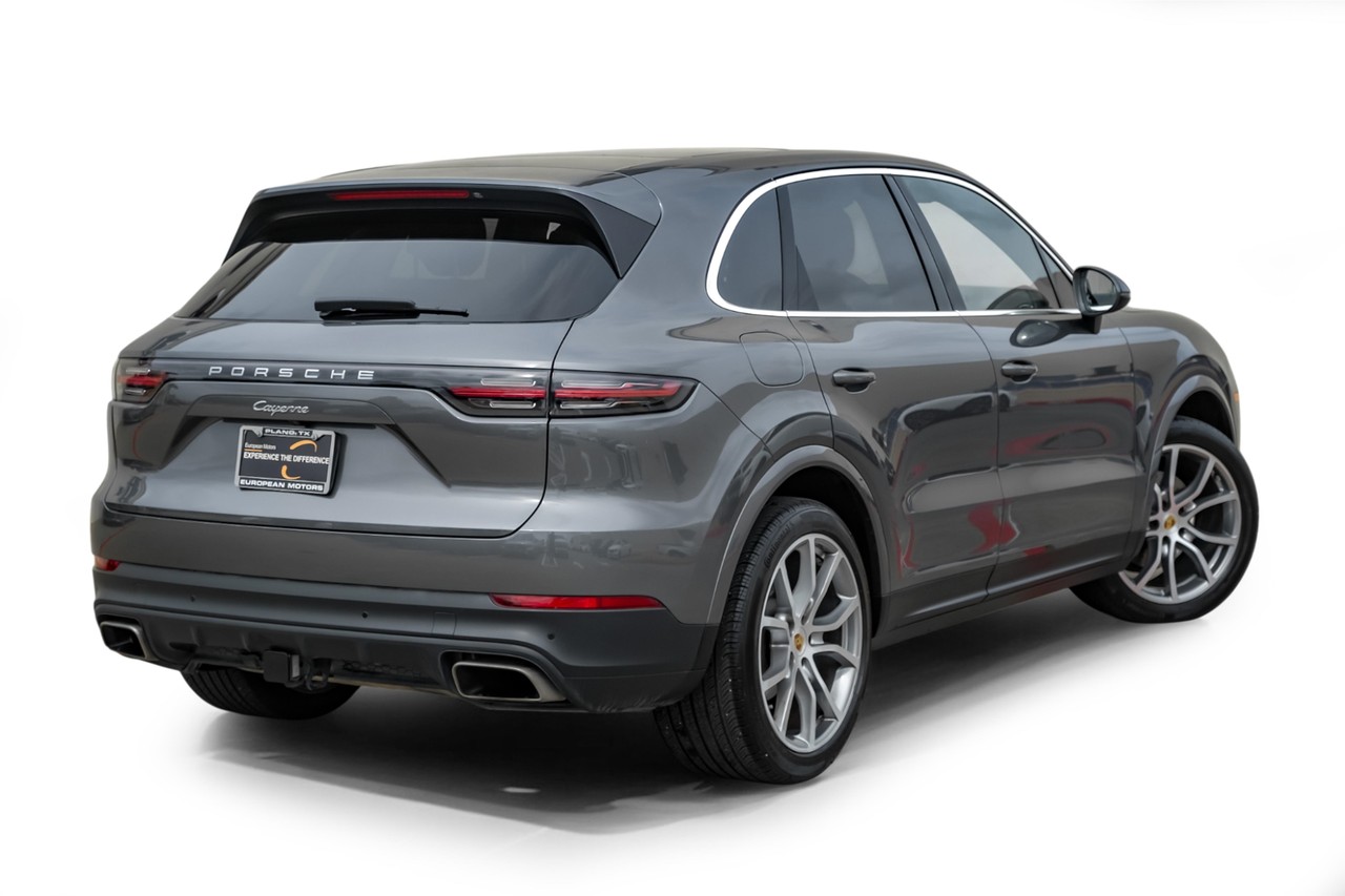 Porsche Cayenne Vehicle Main Gallery Image 09