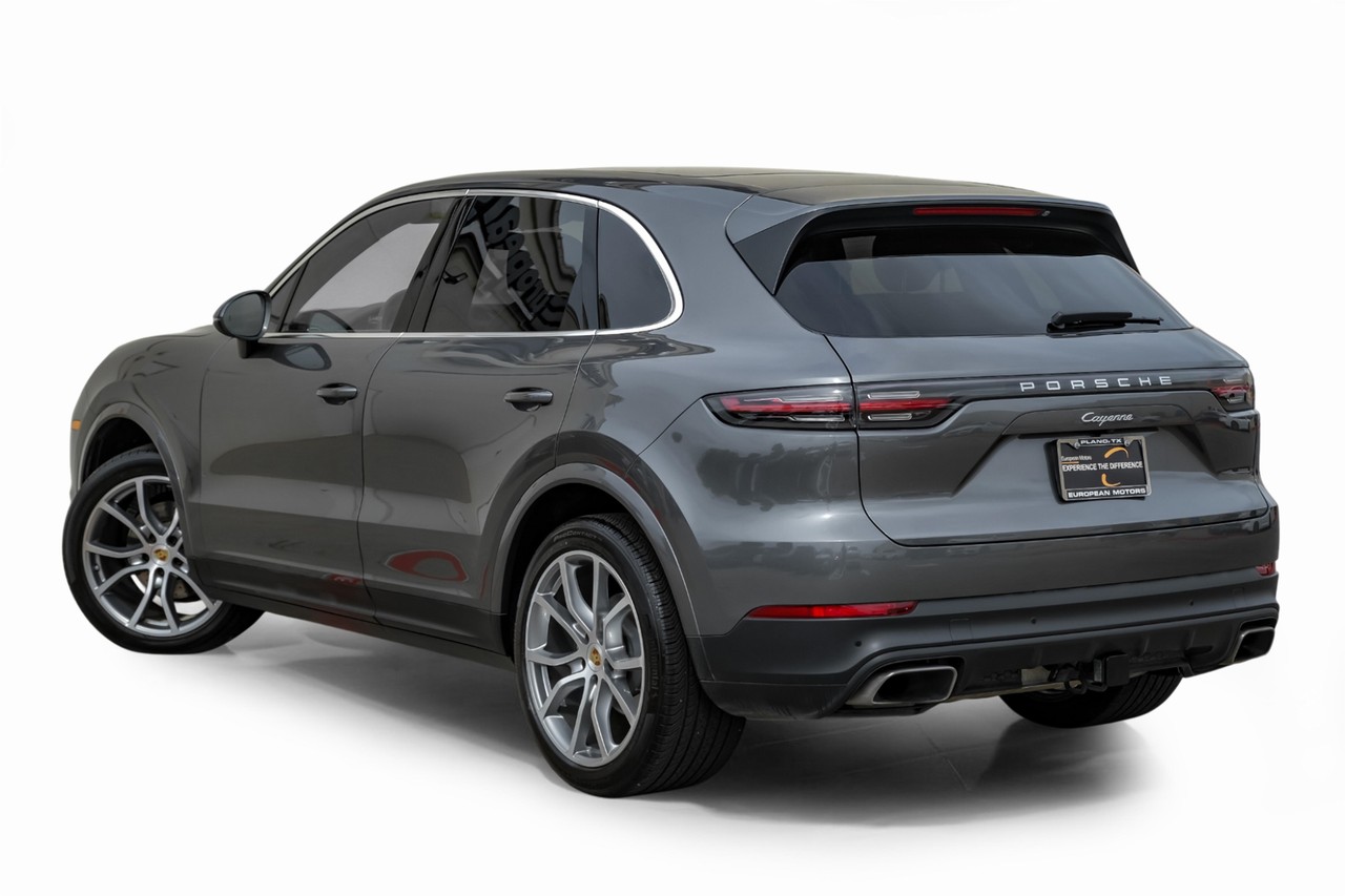 Porsche Cayenne Vehicle Main Gallery Image 11