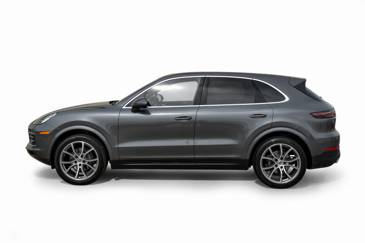 Porsche Cayenne Vehicle Main Gallery Image 12