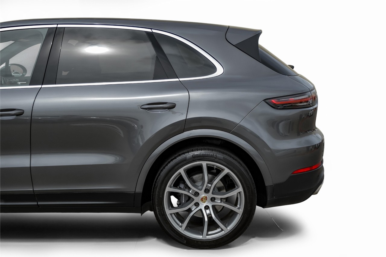 Porsche Cayenne Vehicle Main Gallery Image 14