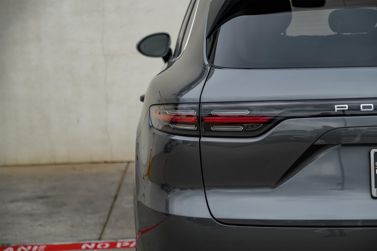 Porsche Cayenne Vehicle Main Gallery Image 50