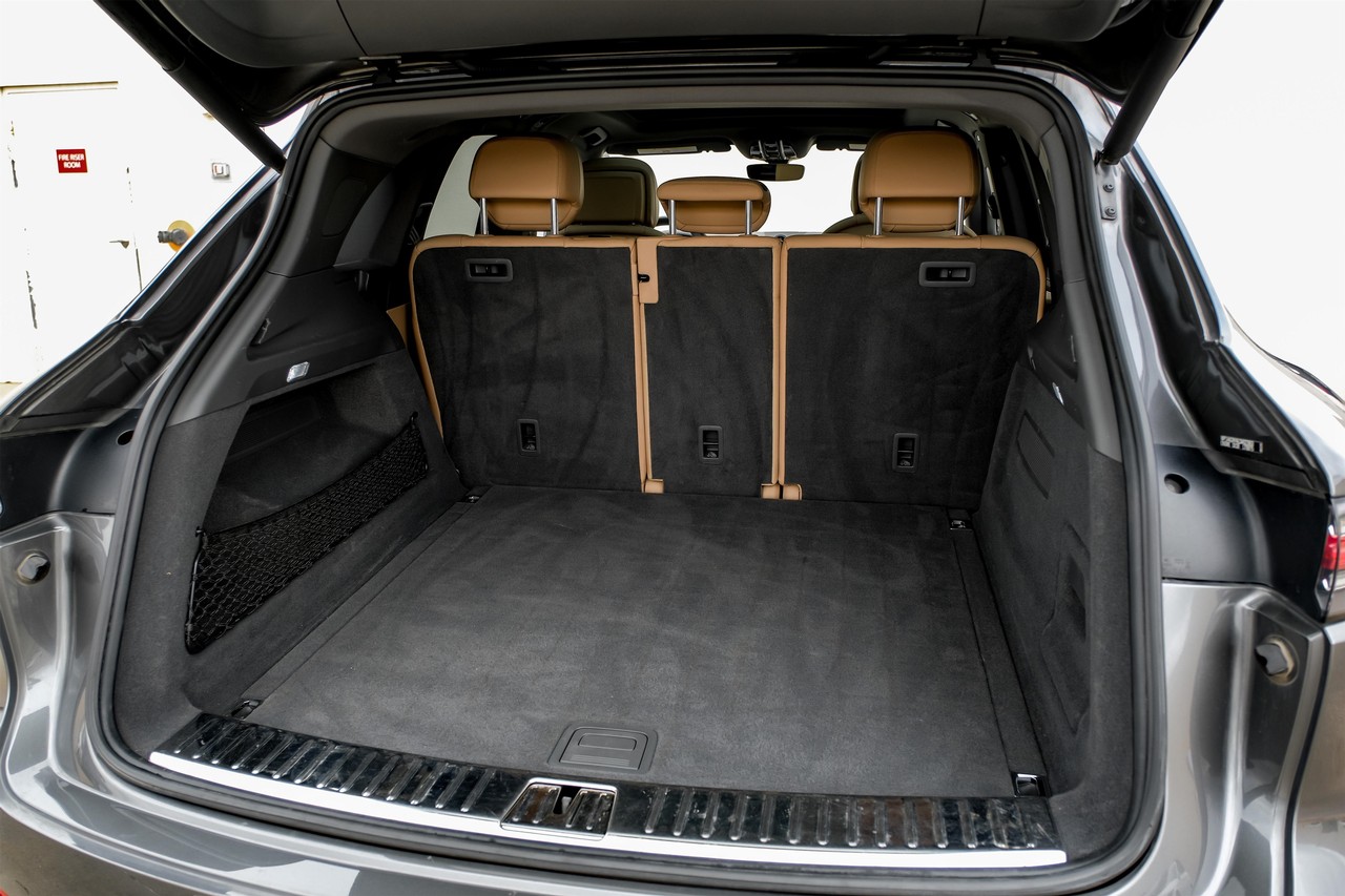 Porsche Cayenne Vehicle Main Gallery Image 51