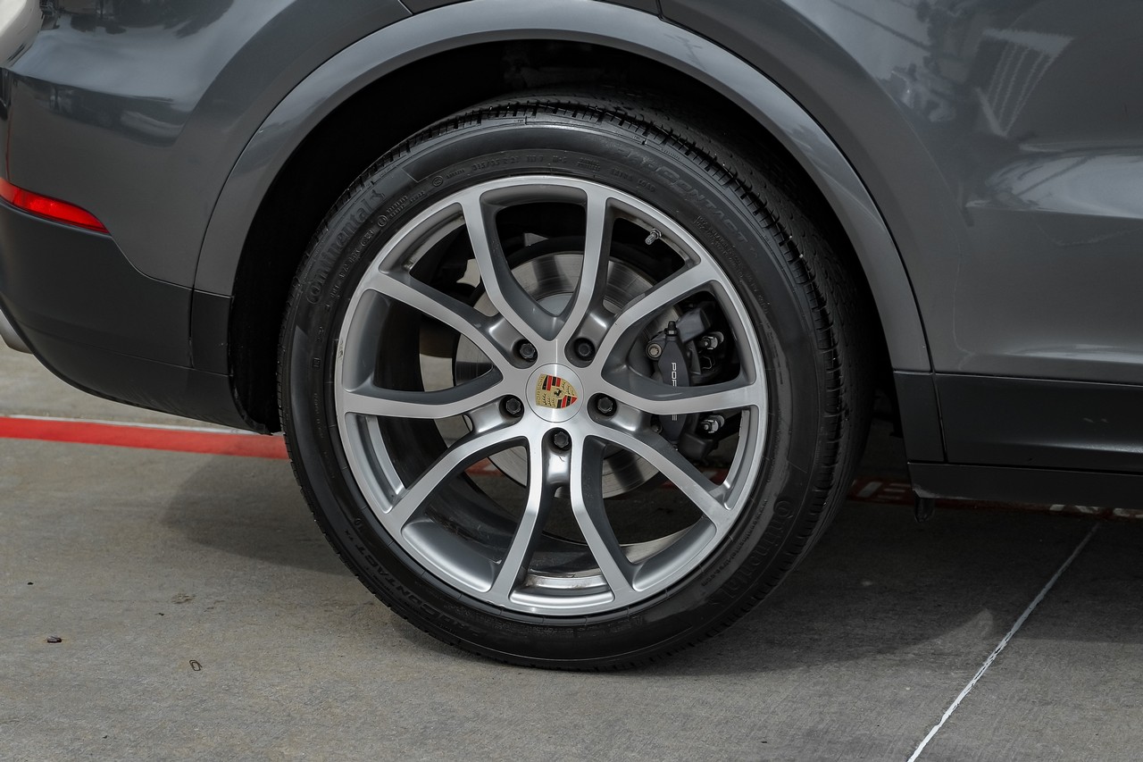 Porsche Cayenne Vehicle Main Gallery Image 54