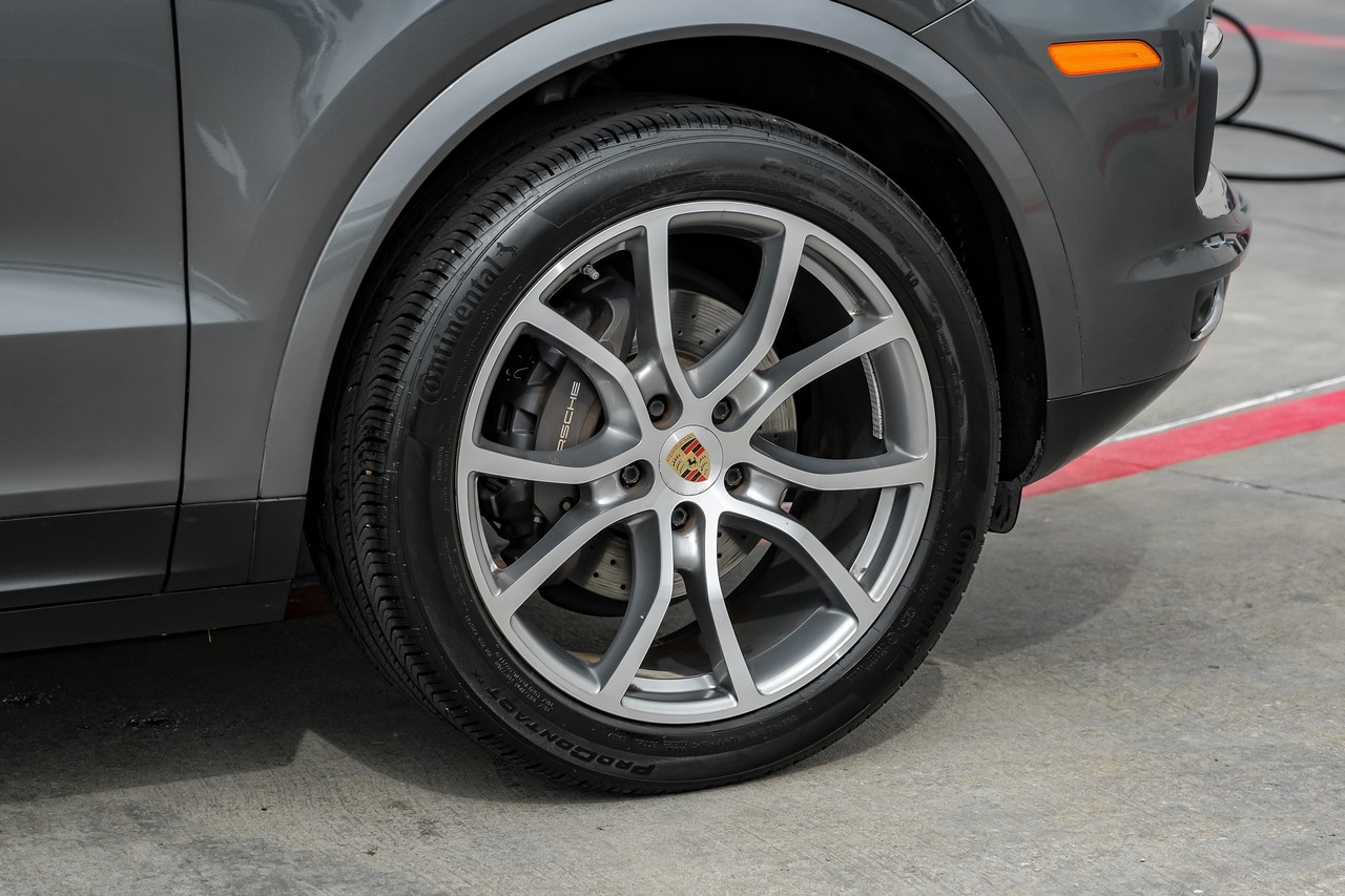 Porsche Cayenne Vehicle Main Gallery Image 55