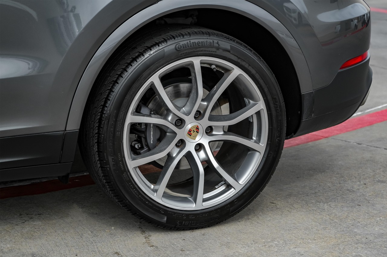 Porsche Cayenne Vehicle Main Gallery Image 57