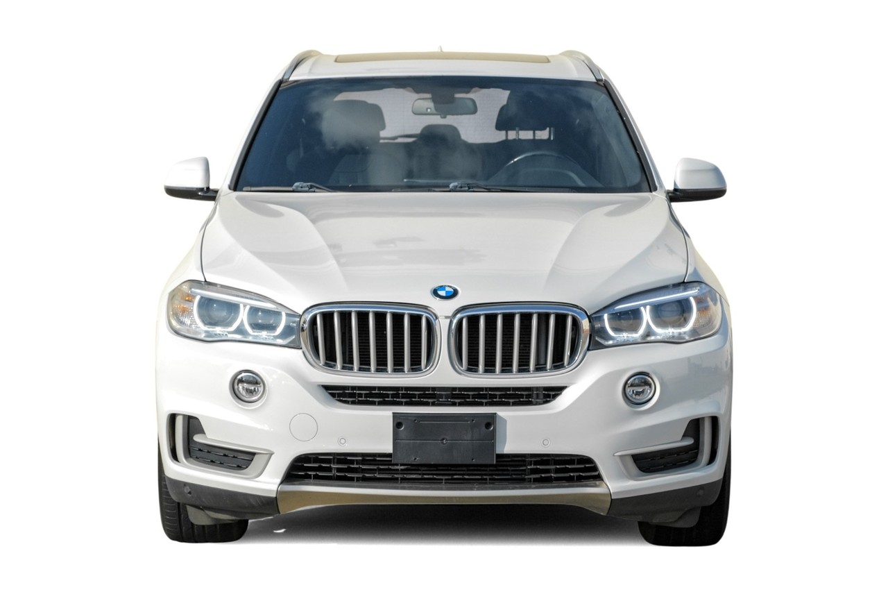 BMW X5 Vehicle Main Gallery Image 06