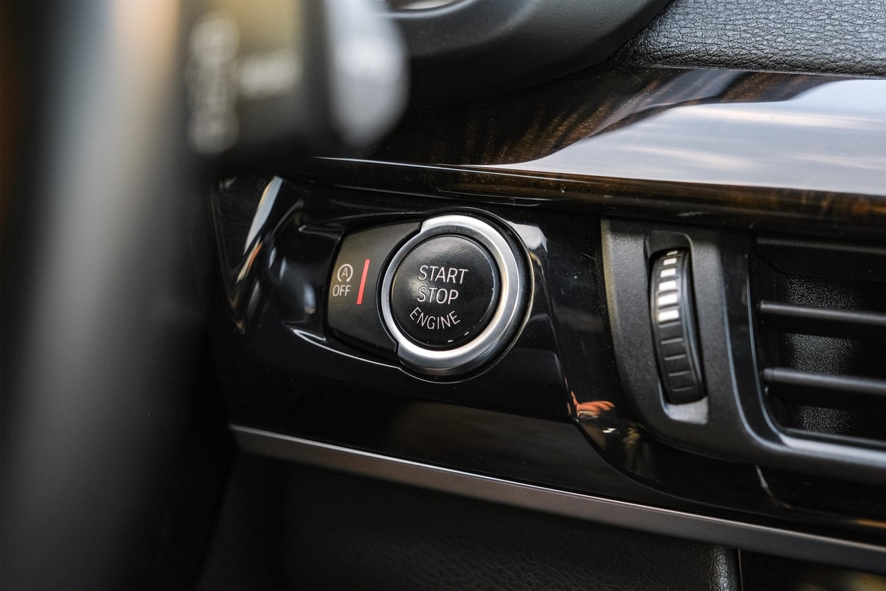 BMW X5 Vehicle Main Gallery Image 21