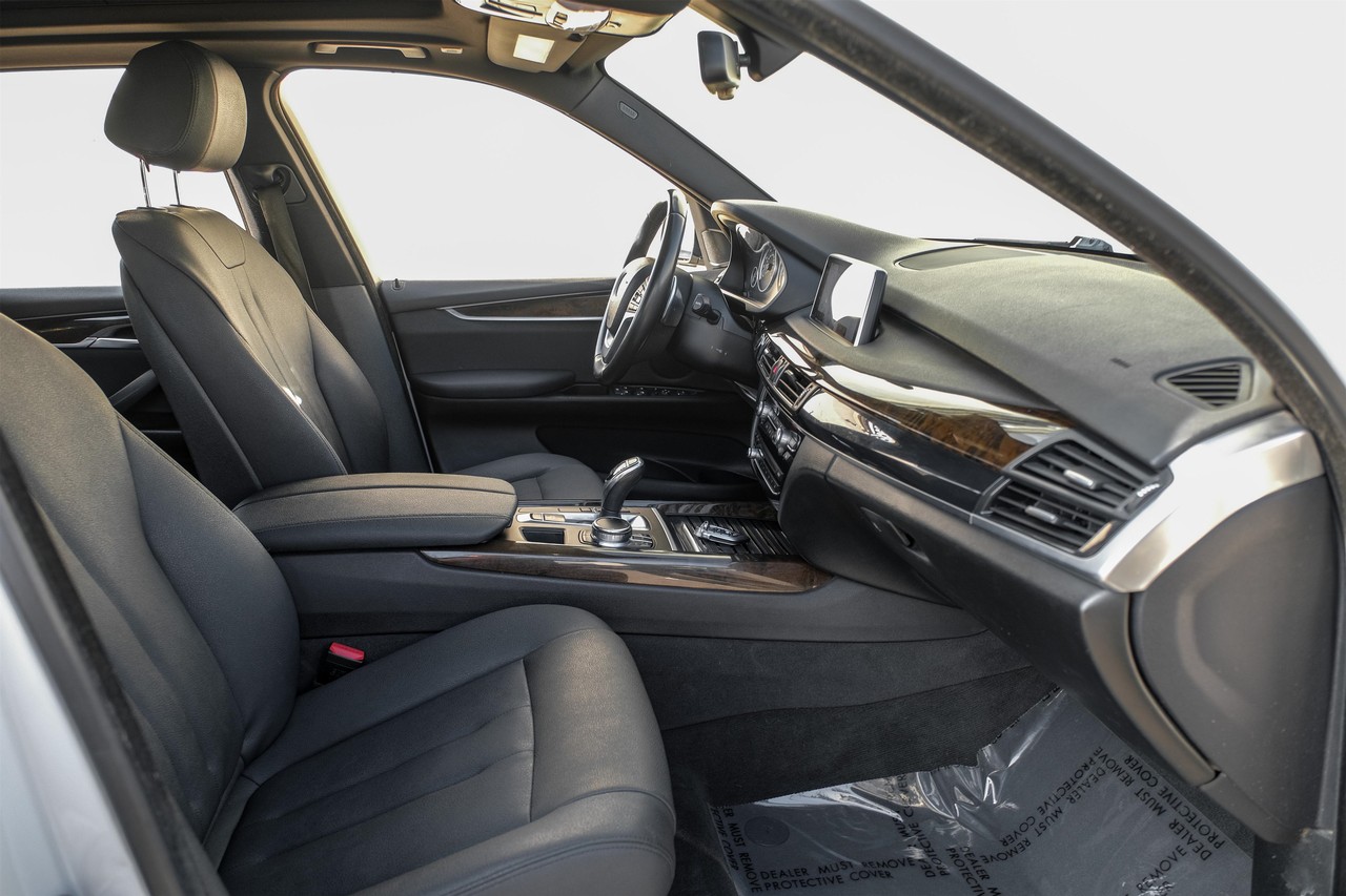 BMW X5 Vehicle Main Gallery Image 31