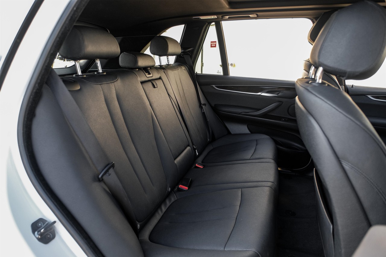 BMW X5 Vehicle Main Gallery Image 33