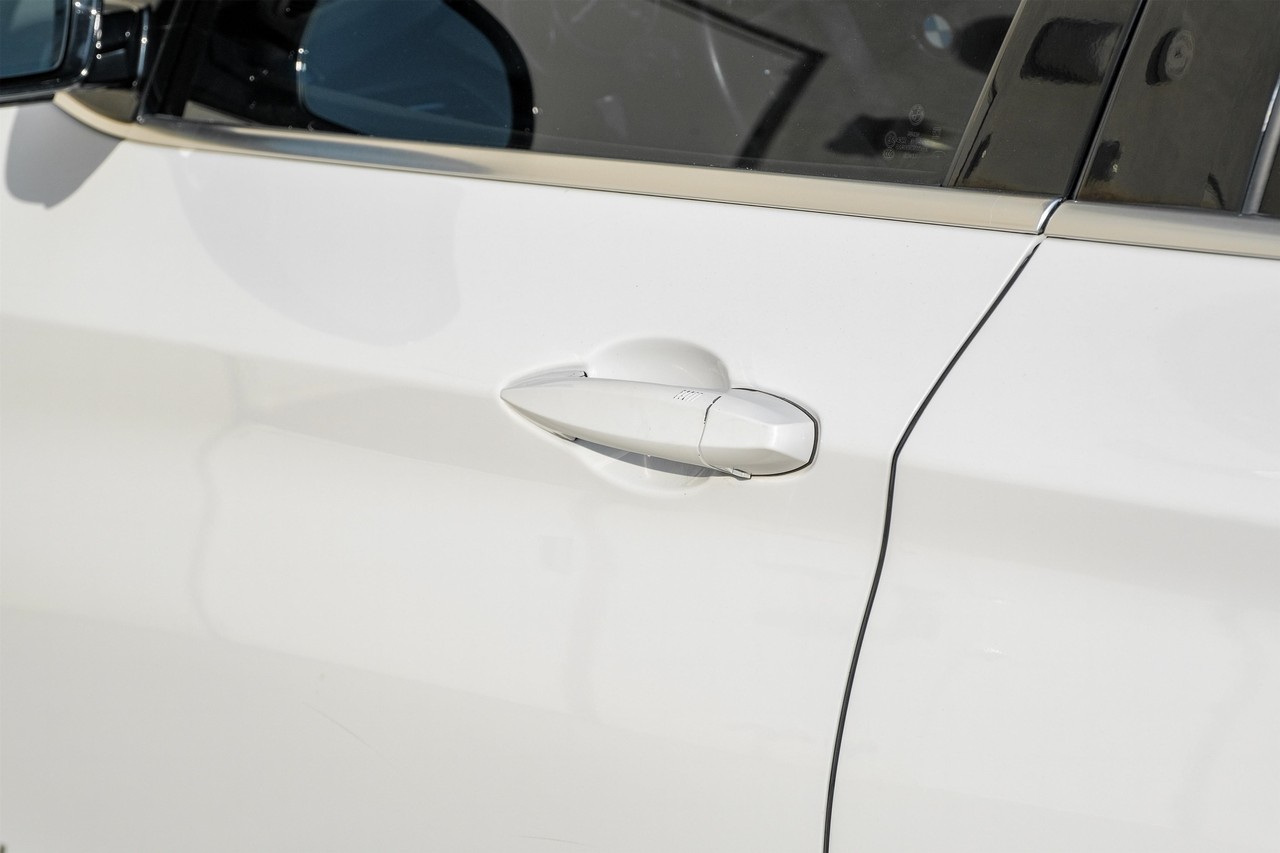 BMW X5 Vehicle Main Gallery Image 38