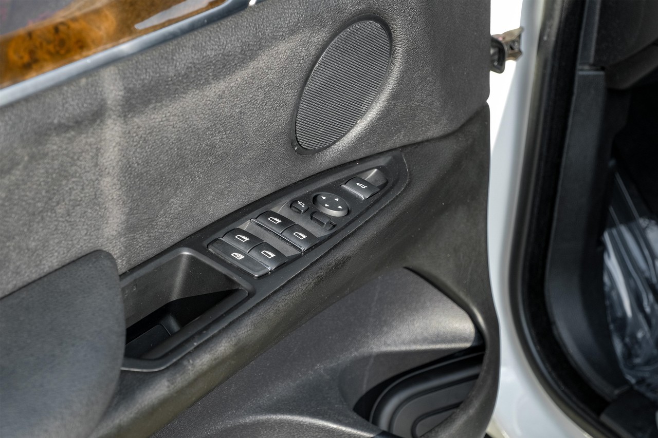 BMW X5 Vehicle Main Gallery Image 41