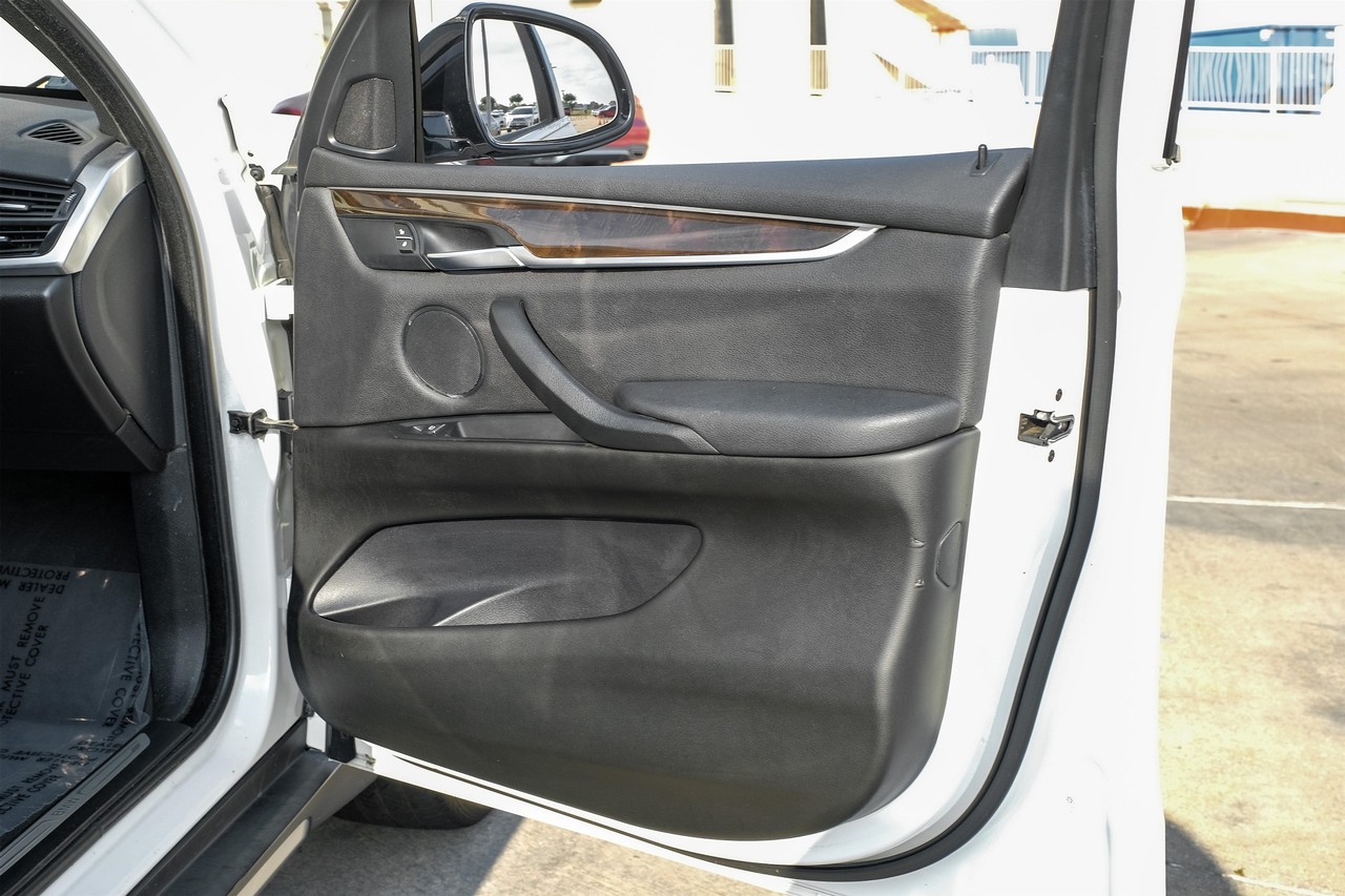 BMW X5 Vehicle Main Gallery Image 42