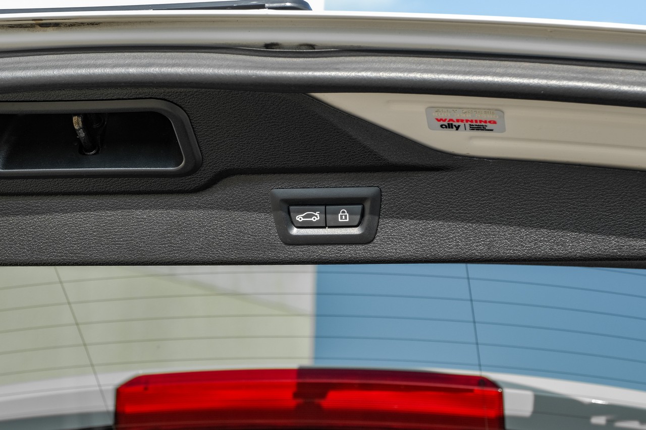 BMW X5 Vehicle Main Gallery Image 50