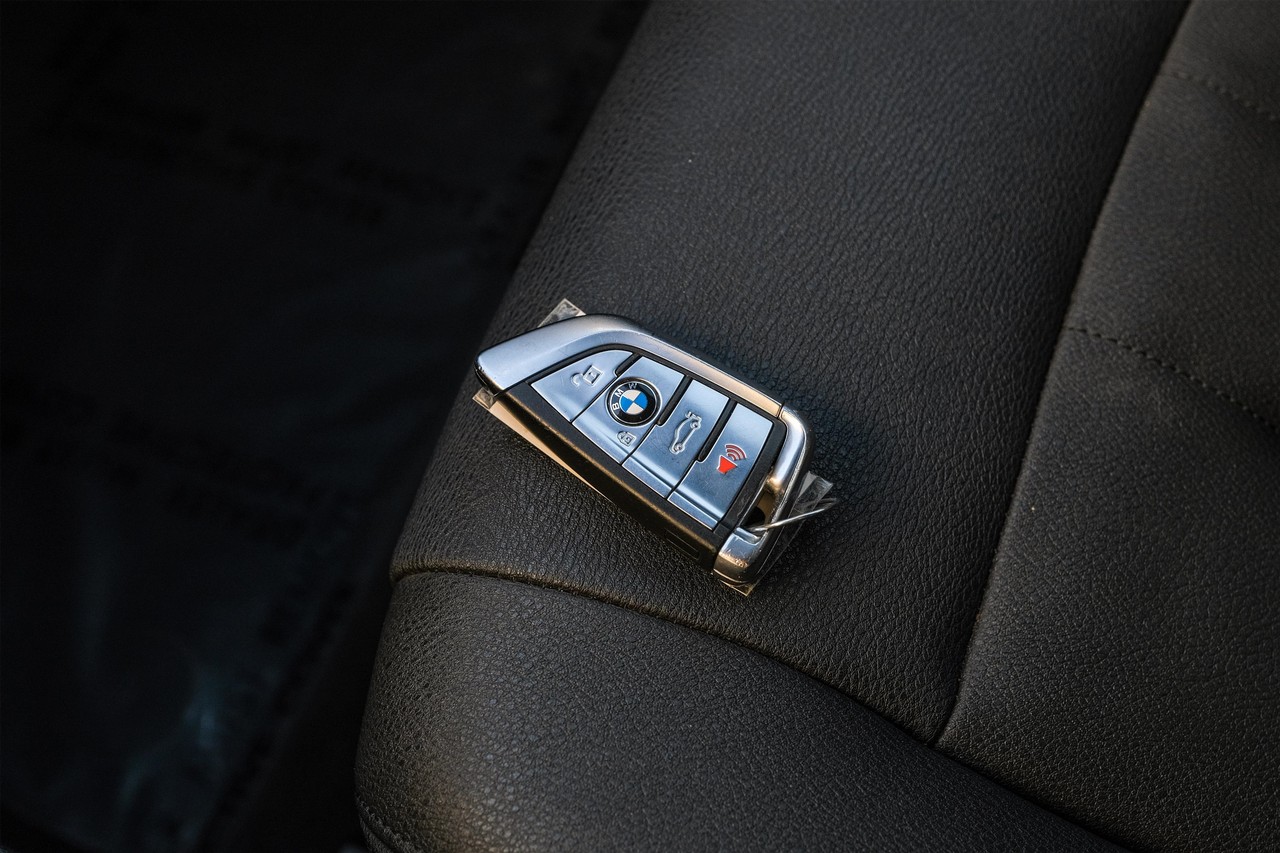 BMW X5 Vehicle Main Gallery Image 55