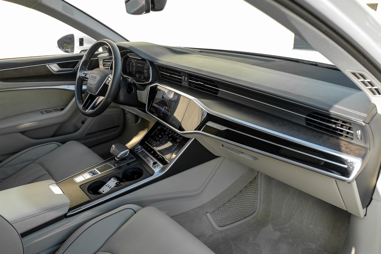 Audi A6 Vehicle Main Gallery Image 13
