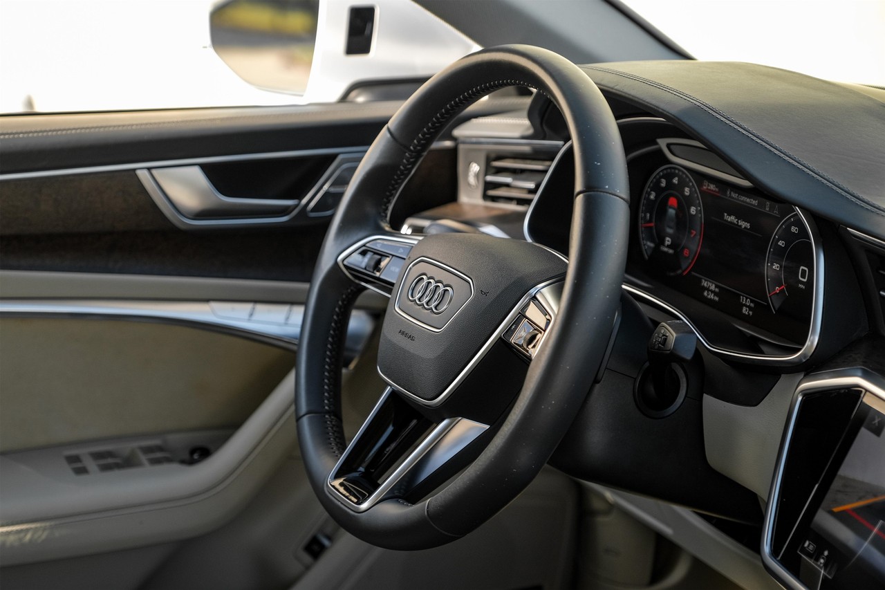 Audi A6 Vehicle Main Gallery Image 14