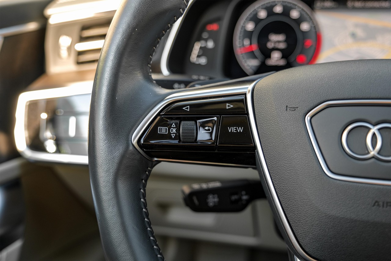 Audi A6 Vehicle Main Gallery Image 17