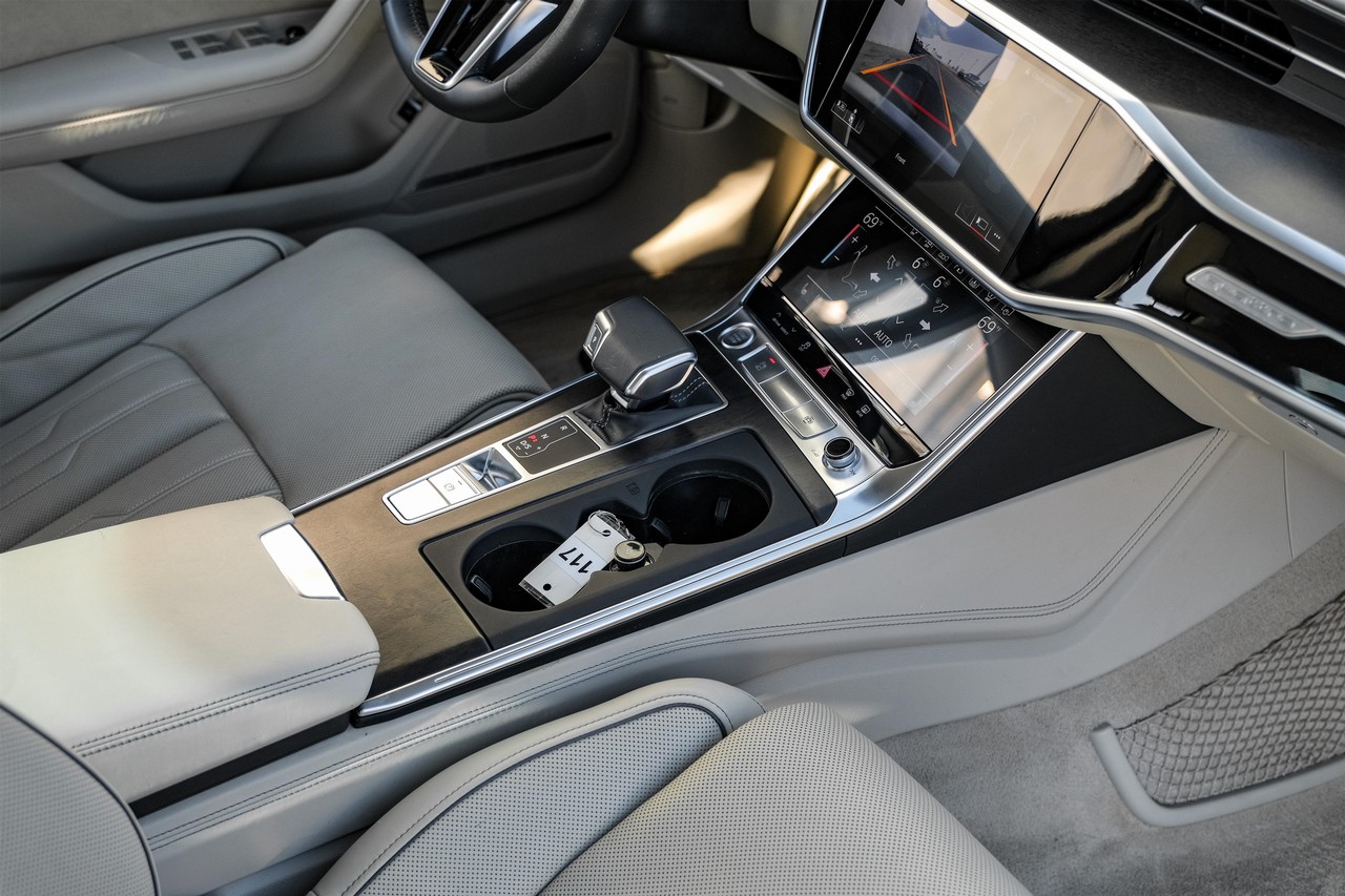 Audi A6 Vehicle Main Gallery Image 24
