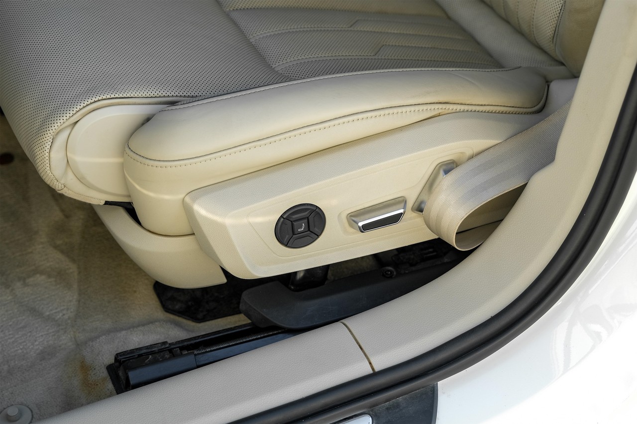 Audi A6 Vehicle Main Gallery Image 32