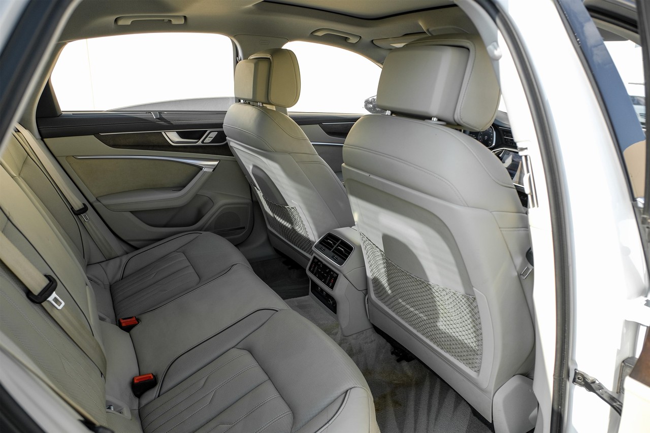 Audi A6 Vehicle Main Gallery Image 36