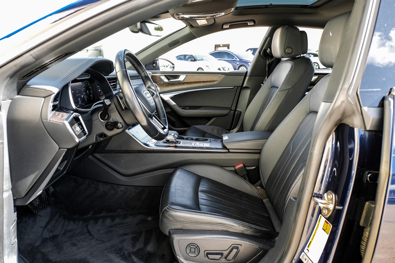 Audi A7 Vehicle Main Gallery Image 04