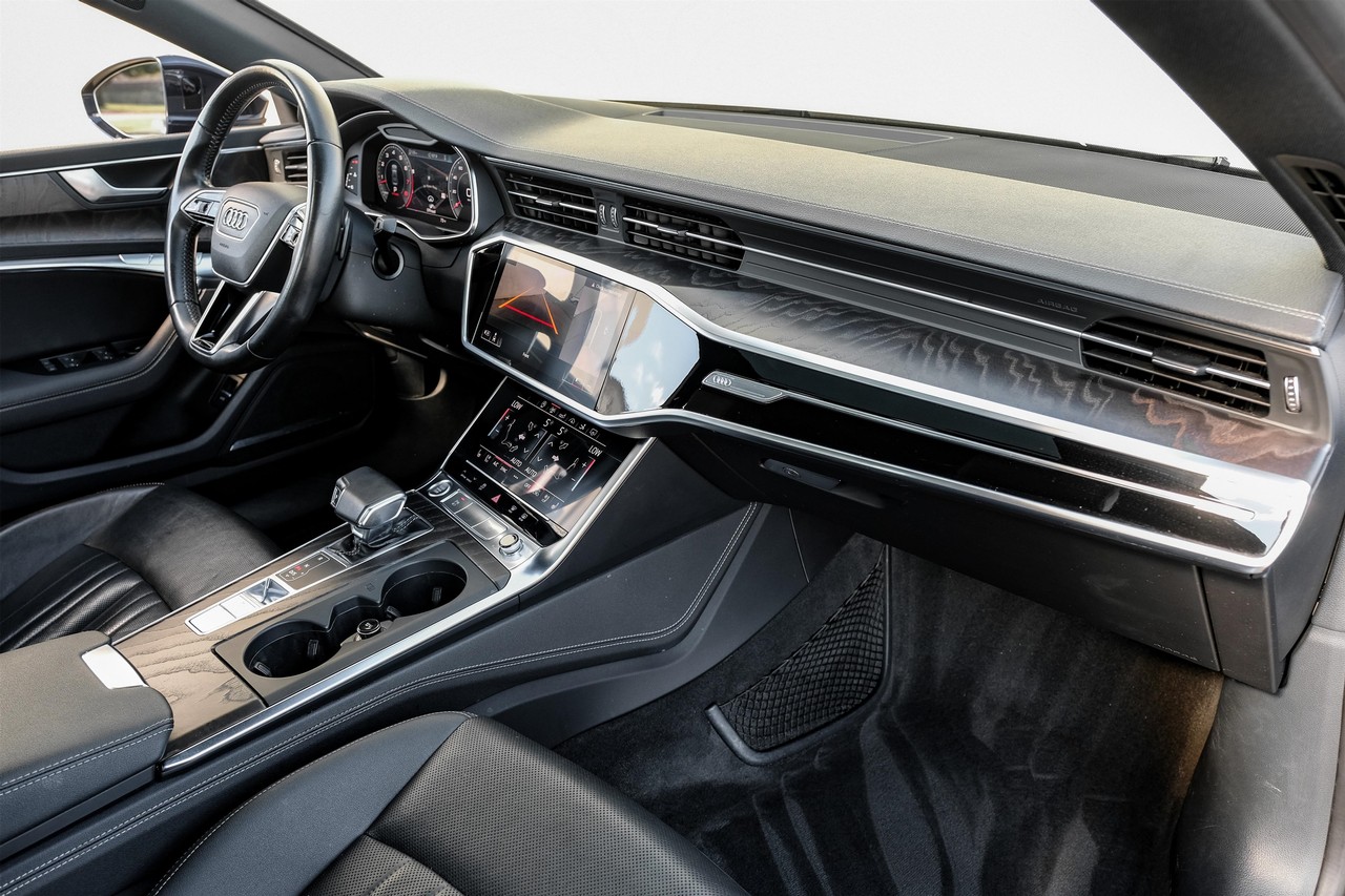 Audi A7 Vehicle Main Gallery Image 13