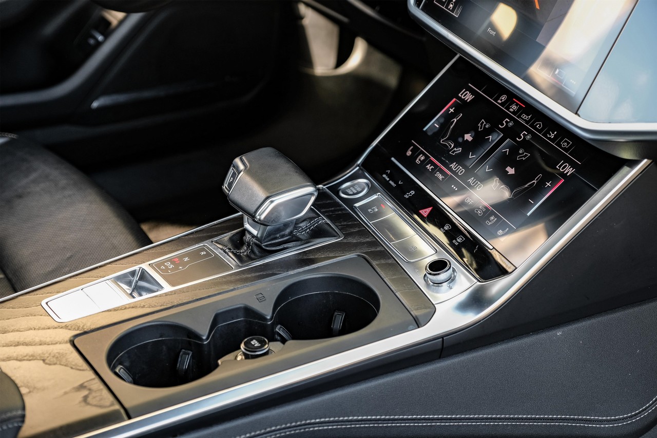 Audi A7 Vehicle Main Gallery Image 23