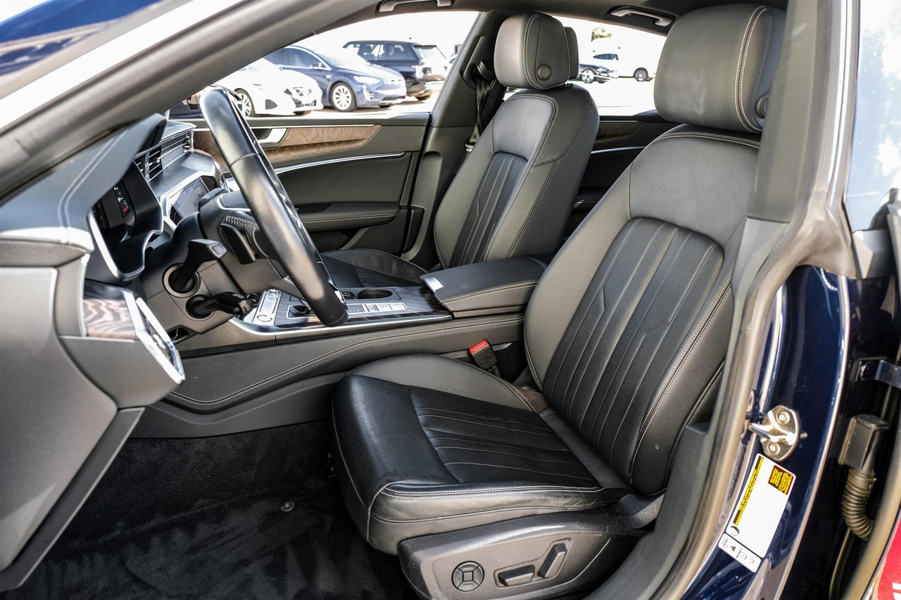 Audi A7 Vehicle Main Gallery Image 32