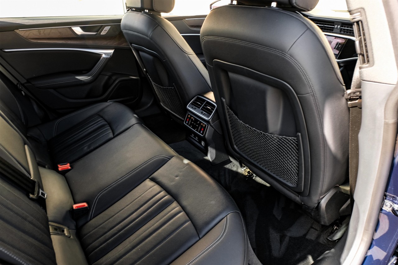 Audi A7 Vehicle Main Gallery Image 36