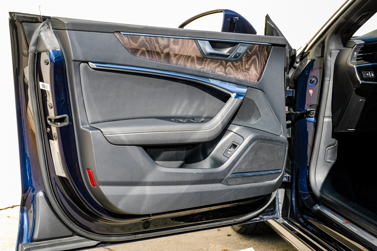 Audi A7 Vehicle Main Gallery Image 42