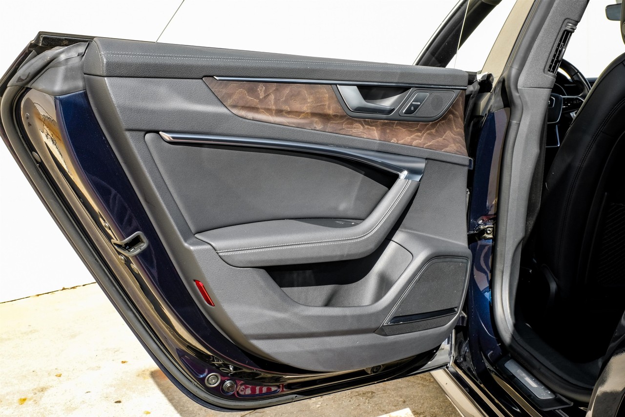 Audi A7 Vehicle Main Gallery Image 45