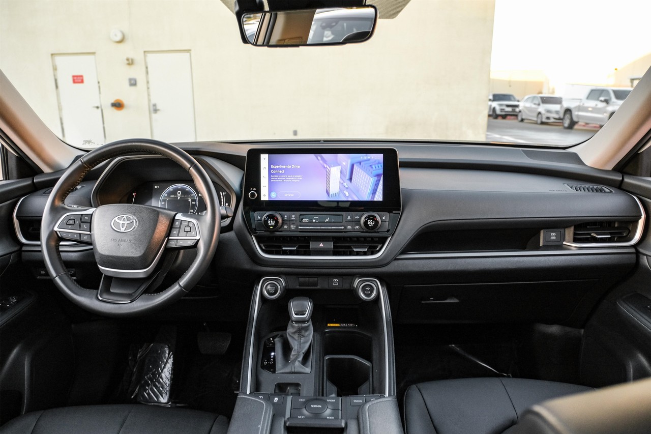 Toyota Grand Highlander Vehicle Main Gallery Image 15