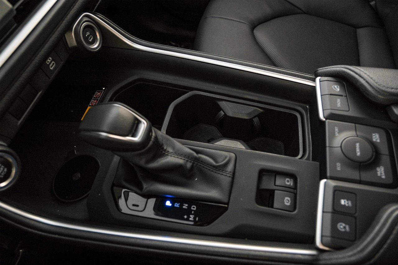 Toyota Grand Highlander Vehicle Main Gallery Image 25