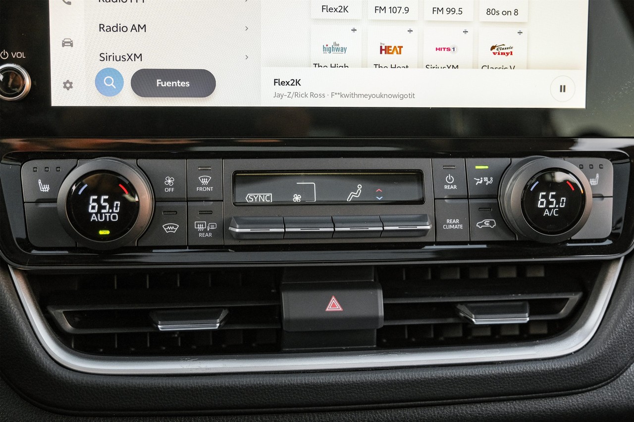 Toyota Grand Highlander Vehicle Main Gallery Image 27