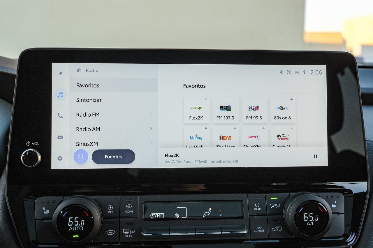 Toyota Grand Highlander Vehicle Main Gallery Image 28