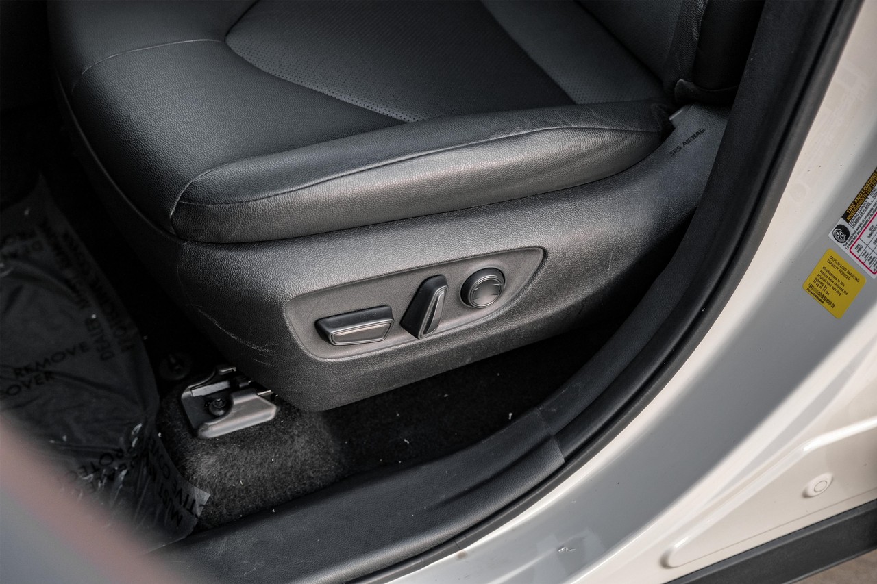 Toyota Grand Highlander Vehicle Main Gallery Image 32