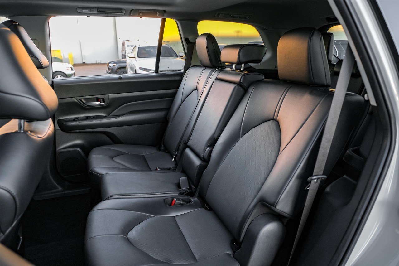 Toyota Grand Highlander Vehicle Main Gallery Image 38