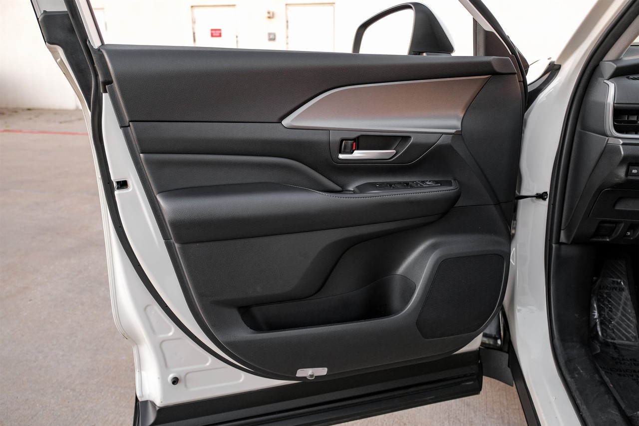 Toyota Grand Highlander Vehicle Main Gallery Image 41