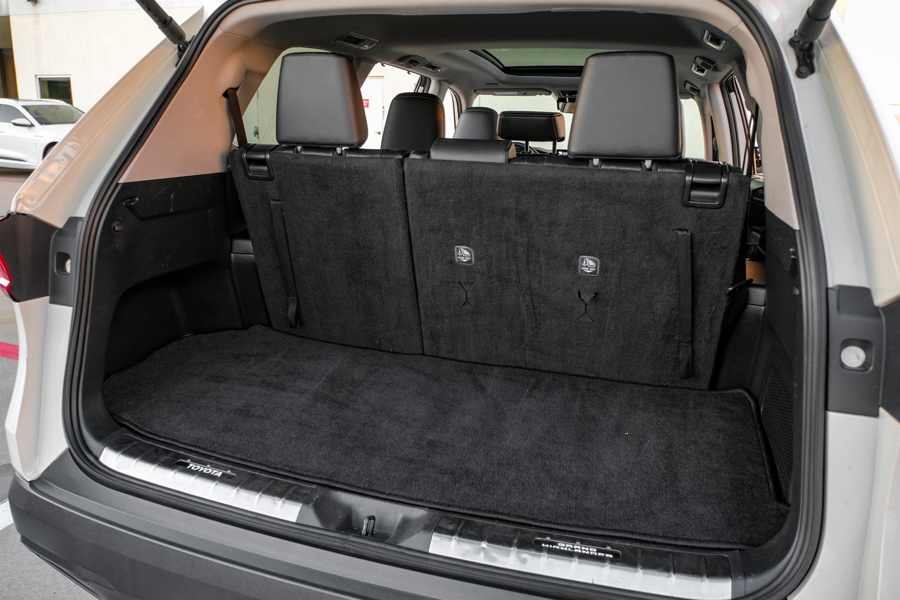 Toyota Grand Highlander Vehicle Main Gallery Image 46