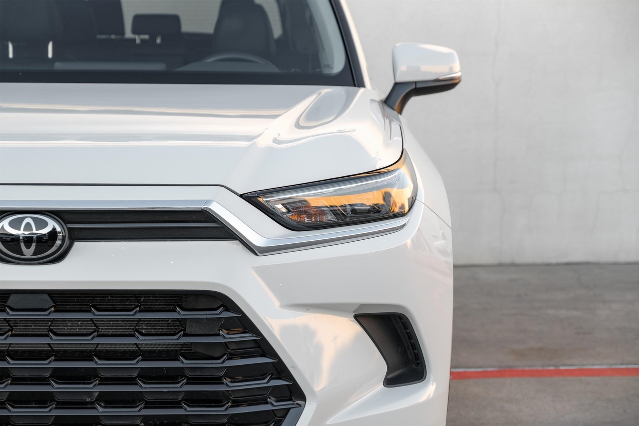 Toyota Grand Highlander Vehicle Main Gallery Image 49