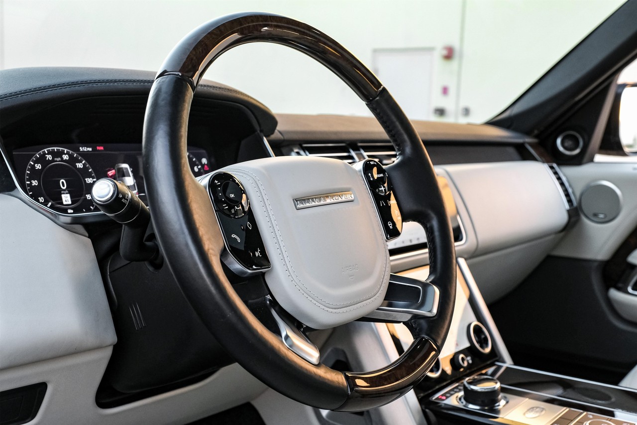 Land Rover Range Rover Vehicle Main Gallery Image 16