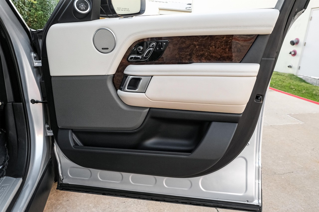 Land Rover Range Rover Vehicle Main Gallery Image 45