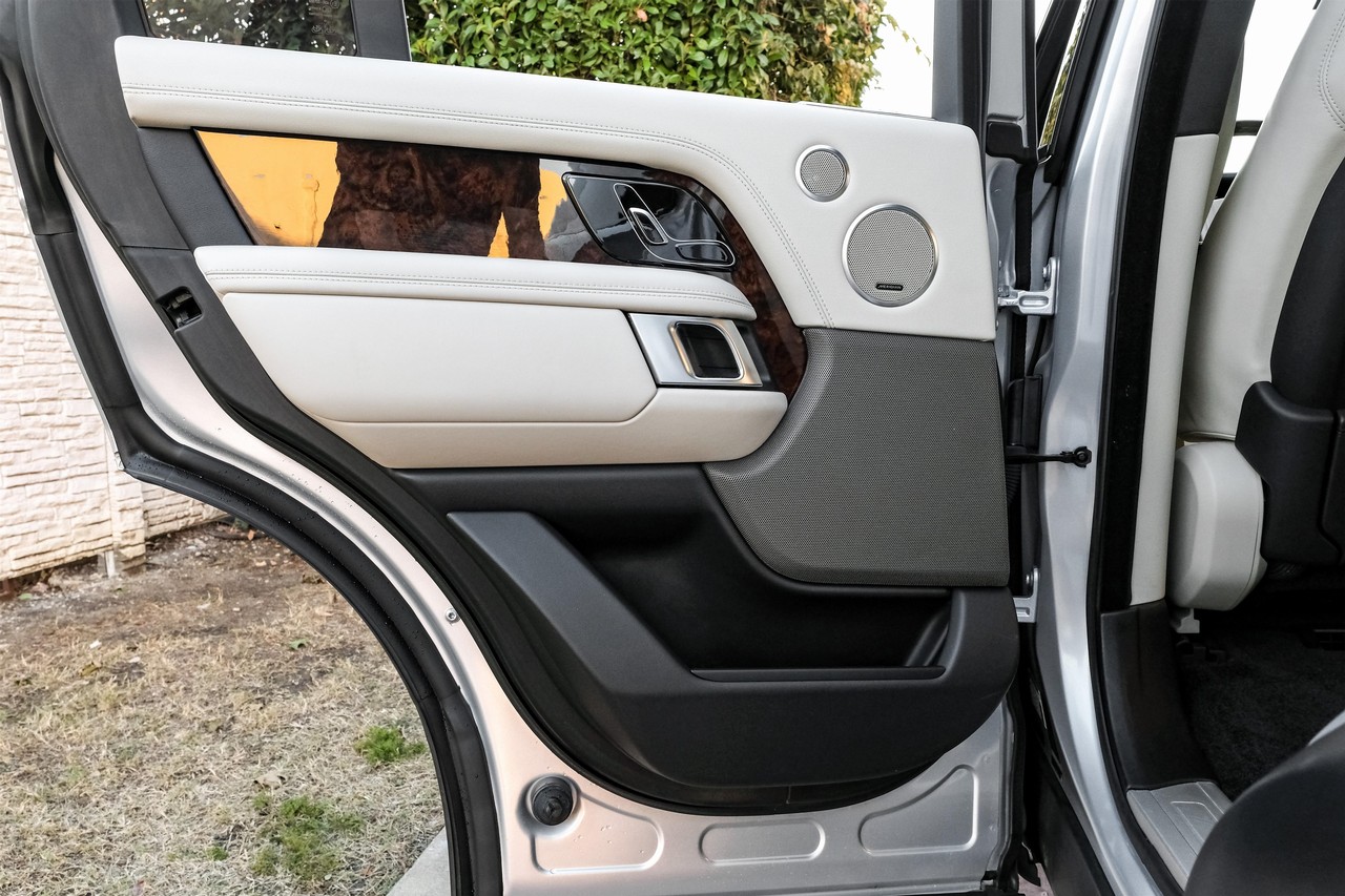 Land Rover Range Rover Vehicle Main Gallery Image 46