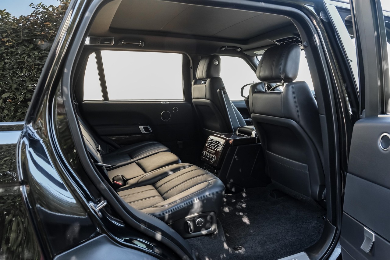 Land Rover Range Rover Vehicle Main Gallery Image 44