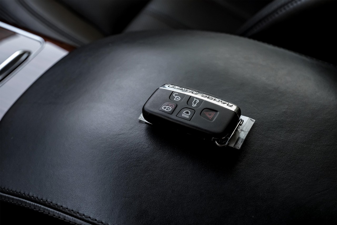 Land Rover Range Rover Vehicle Main Gallery Image 69