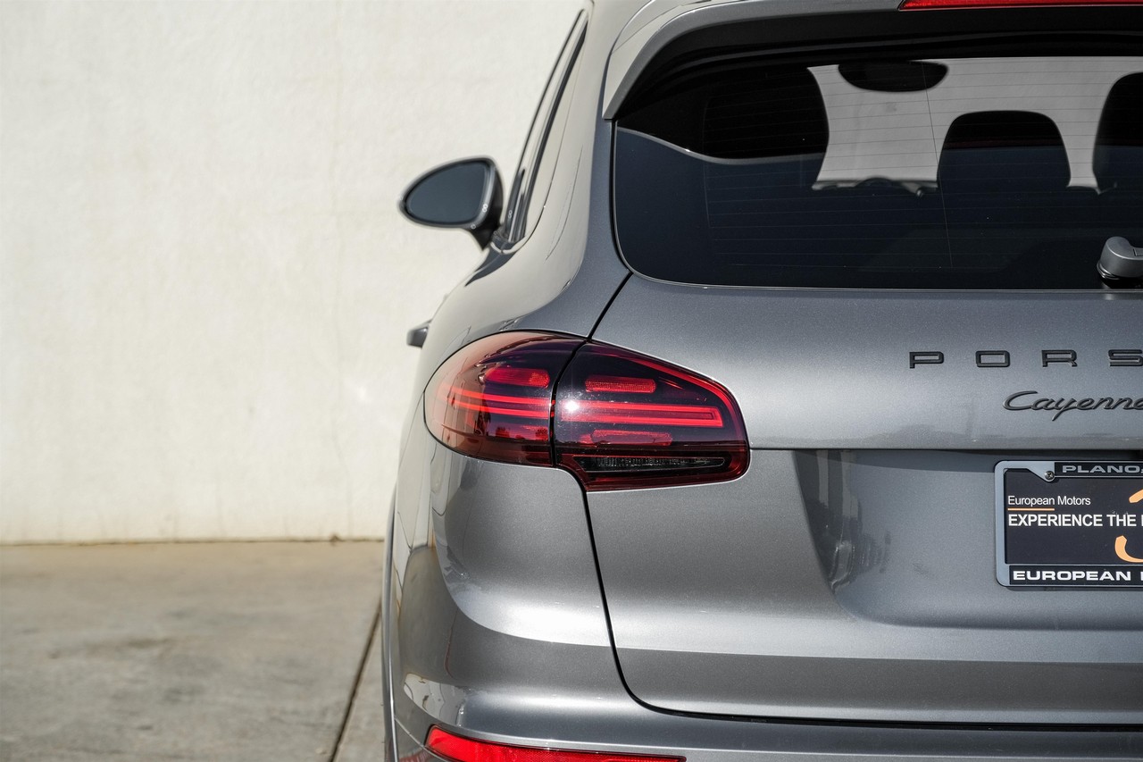 Porsche Cayenne Vehicle Main Gallery Image 50