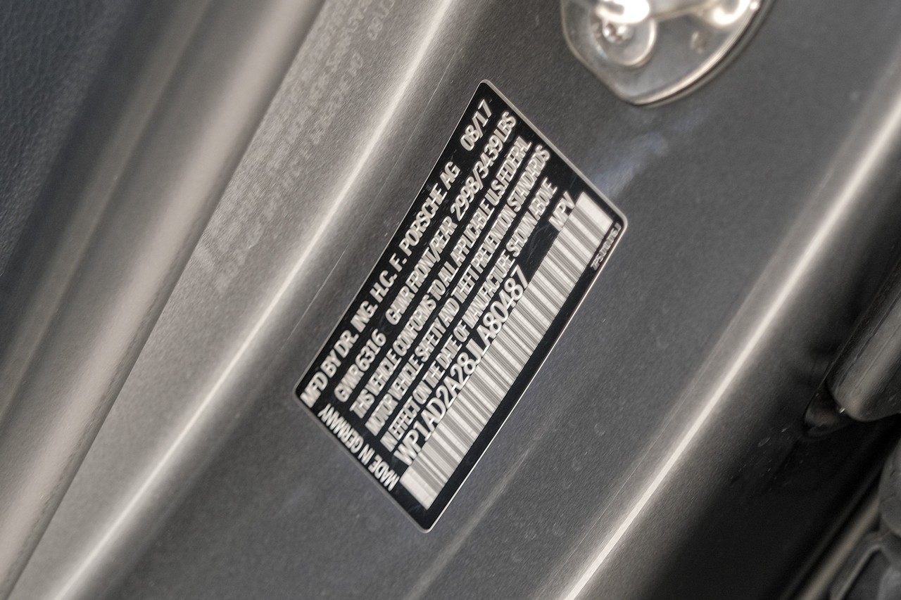 Porsche Cayenne Vehicle Main Gallery Image 60